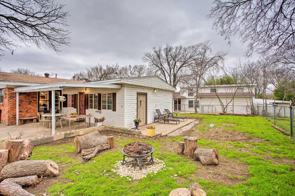 Pet-Friendly River District Gem 5 Mi to Stockyards